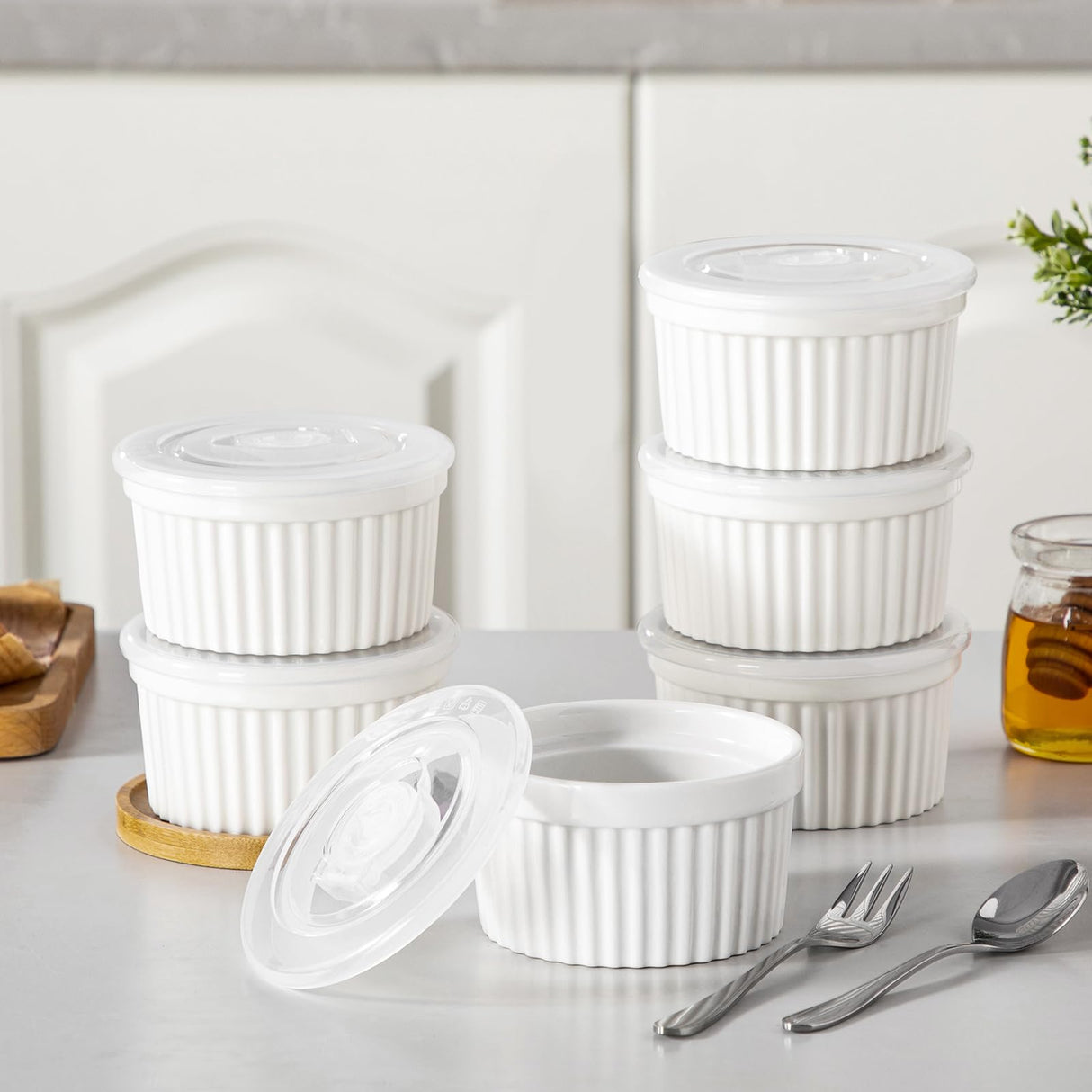 vancasso 8 oz Ramekins with Lid, Porcelain Creme Brulee Souffle Dishes, White Pudding Custard Cups Ramiken for Baking, Dishwasher and Oven Safe, Set of 6 vancasso