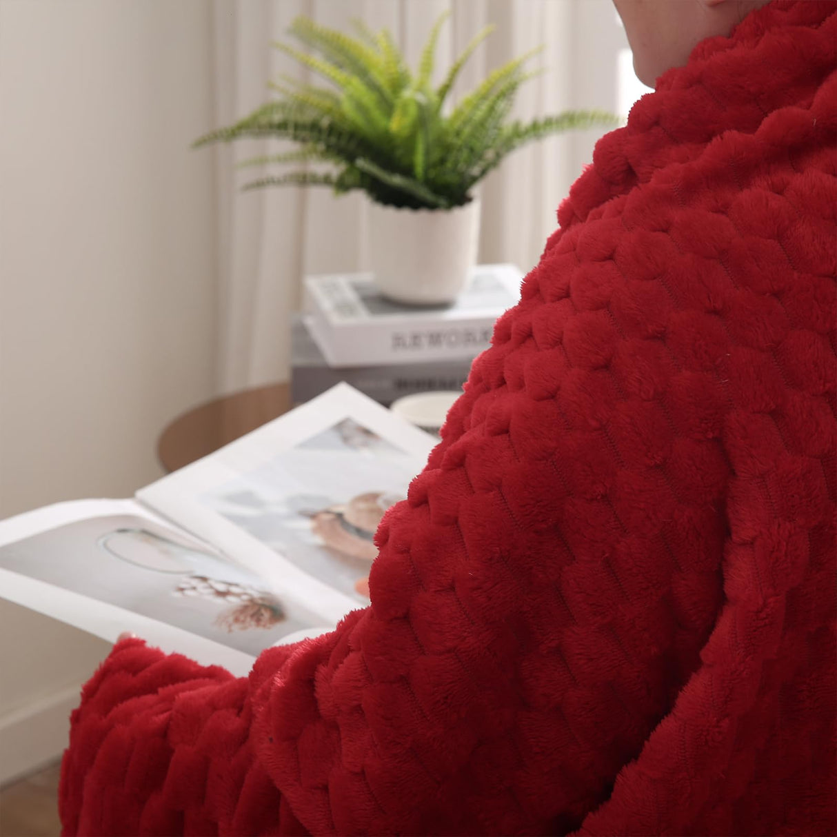 Red Throw Blanket 50"×60" inches Gifts for Mom Fuzzy 3D Jacquard Decorative Flannel Fleece Super Soft Plush Cozy Blanket for Couch Sofa Chair Lightweight Puncuntex