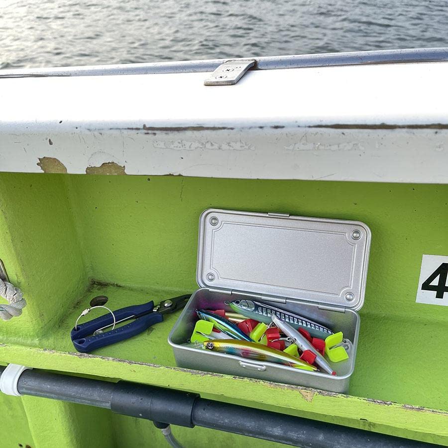 toyo steel tool box T-190 MG (MILITARY GREEN) H7.99×W4.29×D2.20inch Steel Trunk For Pegs, Metal fittings, Pen, Accessory, And Utility Knife Made In Japan toyo steel tool box