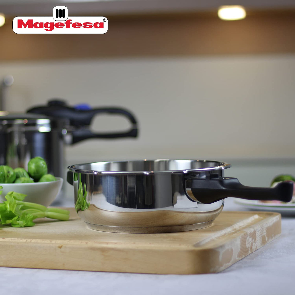 Magefesa® Favorit Six Super-Fast pressure cooker, 3.2 + 6.3 Quart, stainless steel, suitable induction, heat diffuser bottom, 5 safety systems SPECIAL EDITION (Steam basquet + Lid + Recipe book) MAGEFESA