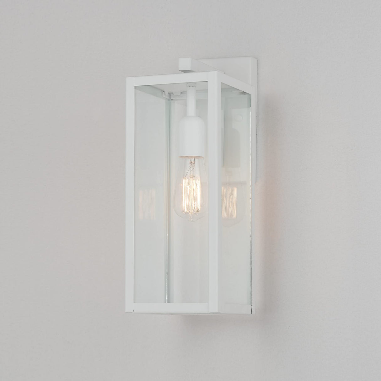 Globe Electric 44836 Bowery 1-Light Outdoor Indoor Wall Sconce, Matte White, Clear Glass Shade, Bulb Not Included Globe Electric