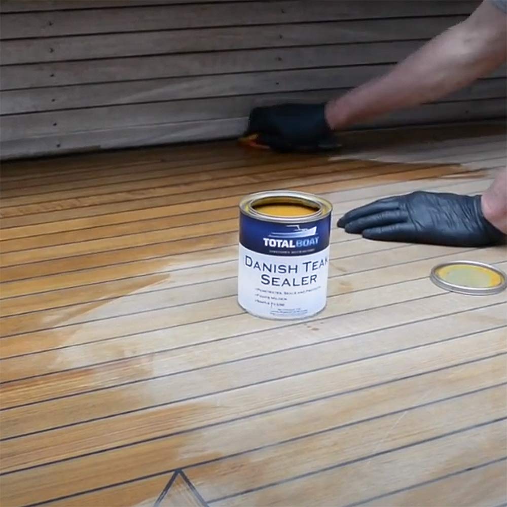 TotalBoat-409329 Danish Teak Sealer - Marine Grade Wood Sealer Oil for Boat Decks, Trim and Indoor & Outdoor Teak Furniture (Quart) TotalBoat