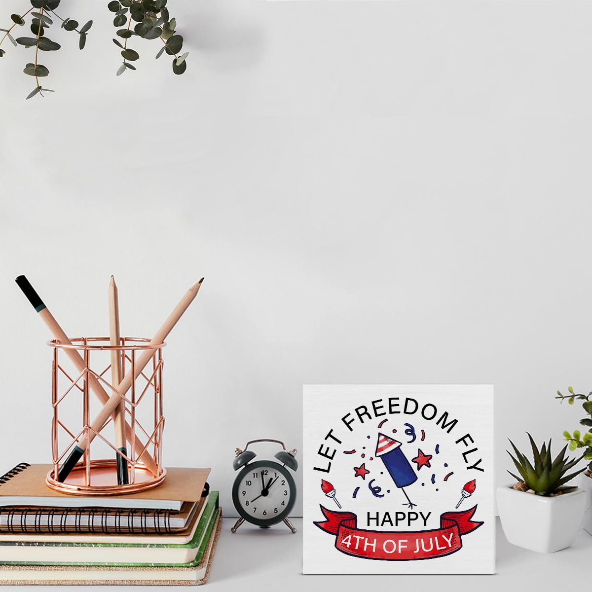 Patriotic Sign Independence Day Decoration Happy 4th of July Decor Wooden Box Sign Desk Decoration Square Wood Sign Wood Block Plaque Box Sign for Shelf Home 5 x 5 Inches YXSEZ