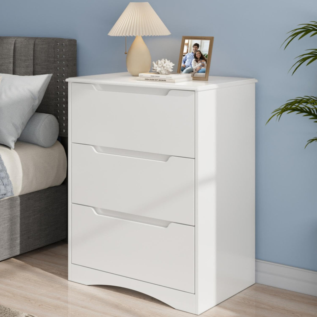 Gizoon 3 Drawers Chest, Bedroom Drawer Dresser with Large Storage Capacity, Embedded Handle, and Sturdy Anti-Tripping Device, Modern Design Cabinet for Hallway, Office, Living Room (White) Gizoon