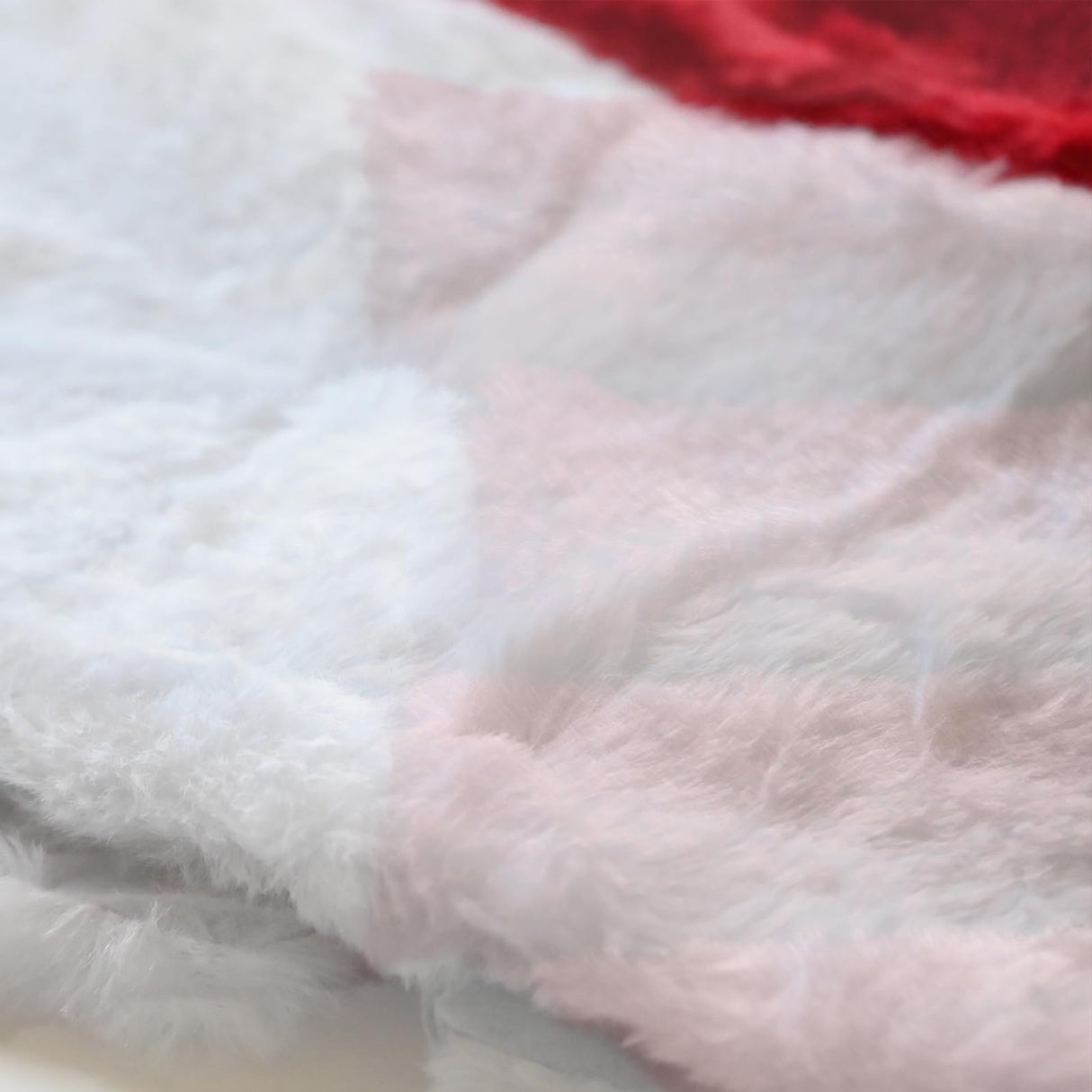 48 Inch Christmas Tree Plush Skirt,Faux Fur Christmas Tree Skirt with Snowflakes,Christmas Decorations Tree Base Skirt for Xmas Tree Decoration,Holiday Home Party Decor GAFYMI