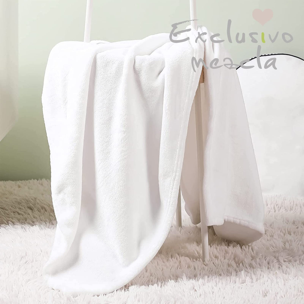 Exclusivo Mezcla Fleece Throw Blanket for Couch, Super Soft and Warm Blankets, White Throw All Season Use, Cozy, Plush, Lightweight, 40x50 Inches Exclusivo Mezcla