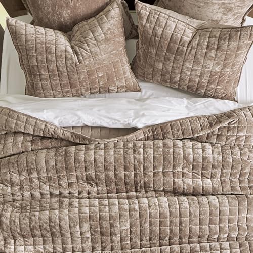RECYCO Luxury Velvet Quilt King Size Bedding Set, Ultra Soft Velvet Comforter Set, Lightweight Quilted Channel Box Stitch Oversized Bedspread Coverlet for All Season, with 2 Shams, Natural Tan RECYCO