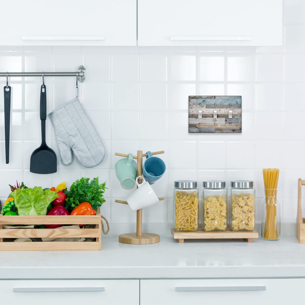 Rustic Farmhouse 3 Gang Toggle Switch/Wall Plate Retro Wooden Decorative Light Switch Cover Outlets Covers for Bedroom Kitchen Home Decor Xianshime