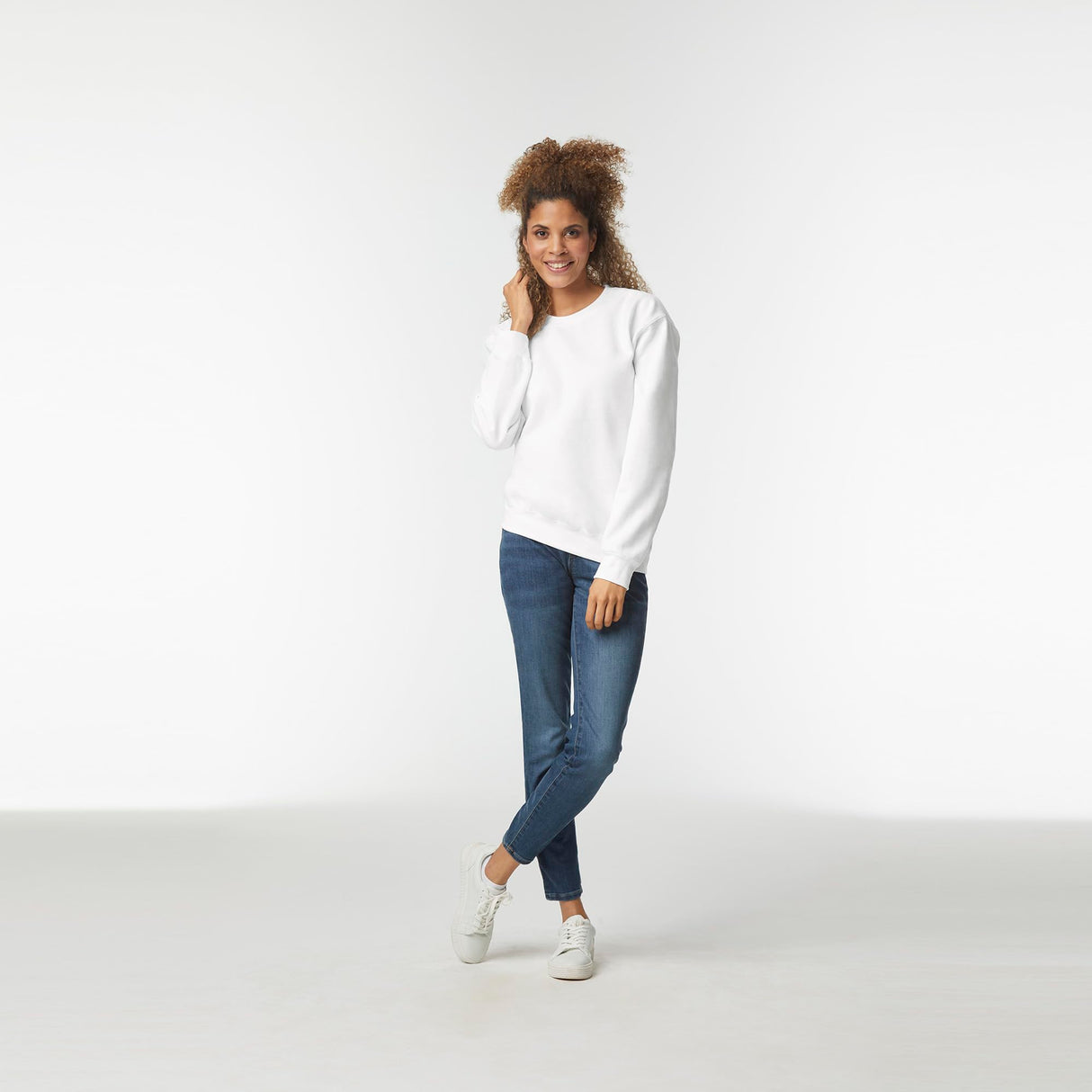 Gildan Adult Fleece Crewneck Sweatshirt, Style G18000, Multipack, White (1-Pack), Large Gildan