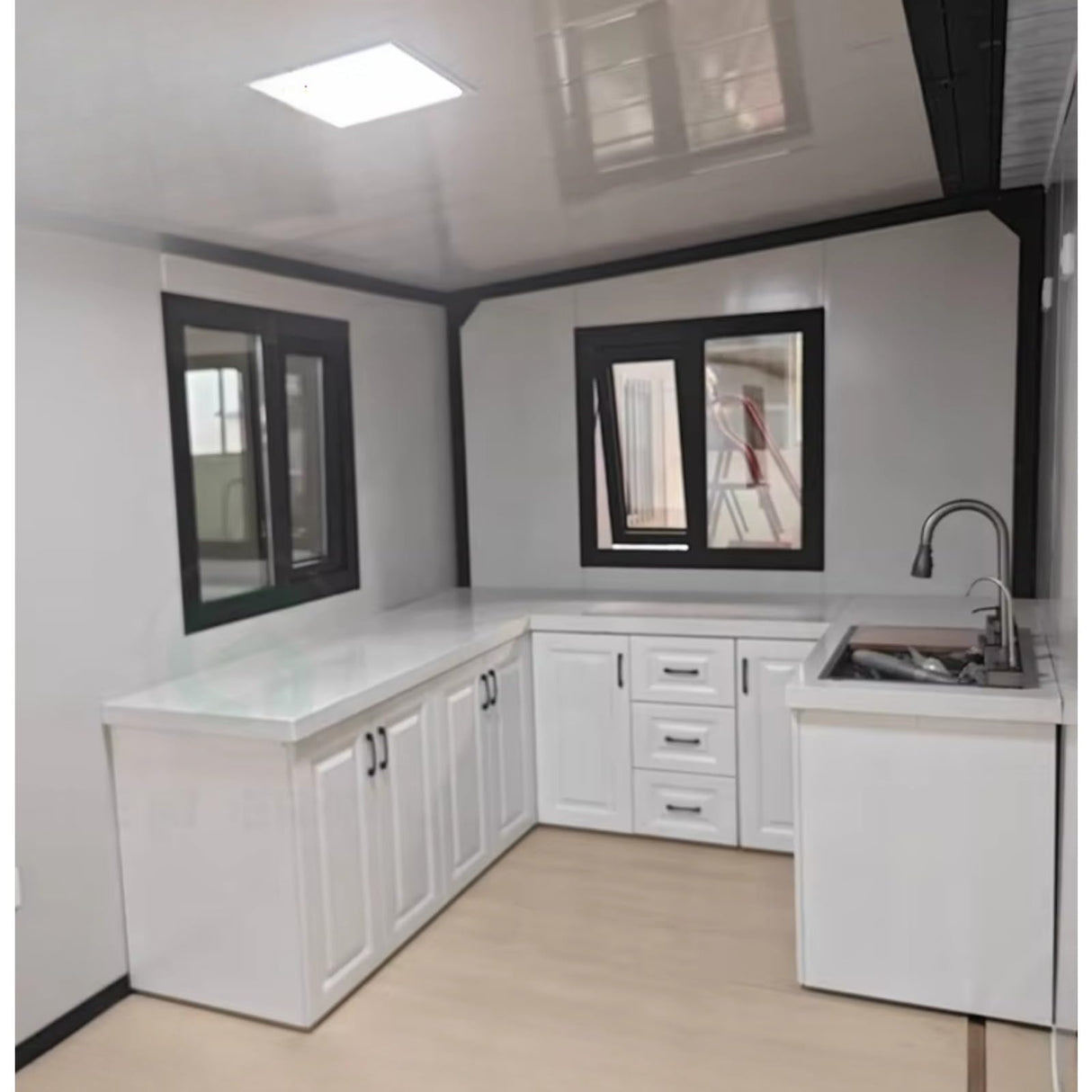 Luxury Prefab Tiny Home Container House Expandable House Folding Container Homes with 2-3 Bedrooms 1 Bathroom Portable House Steel Expandable Houses Generic