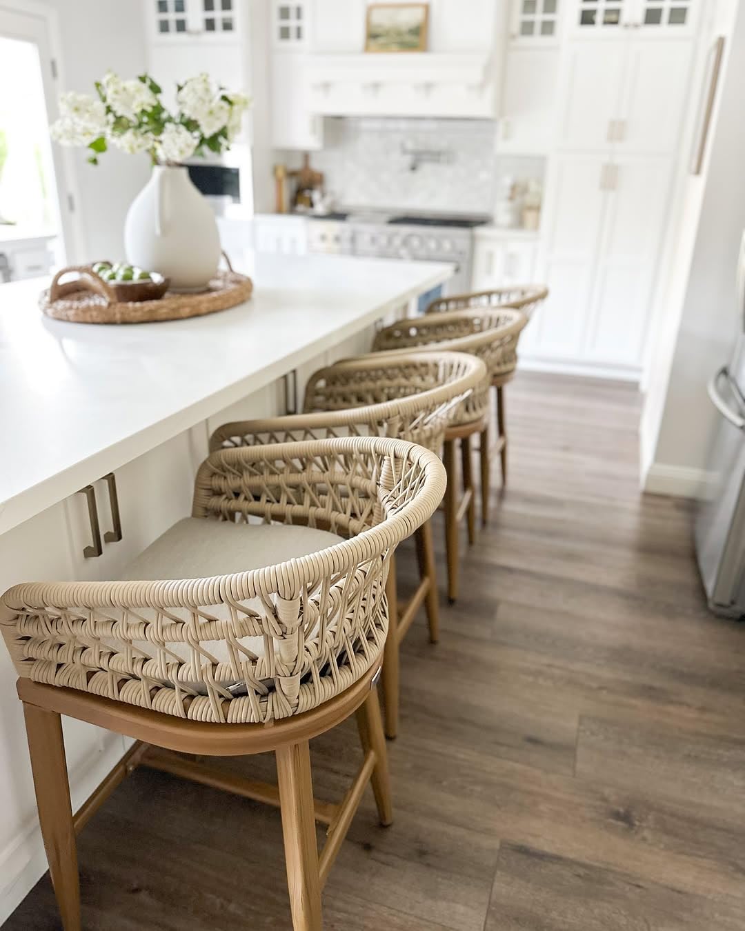 PURPLE LEAF Outdoor Rattan 24" Counter Height Bar Stools Chair Set of 2, Modern Upholstered Patio Bar Stool with Backrest for Indoor and Outdoor, Kitchen Island, Teak PURPLE LEAF