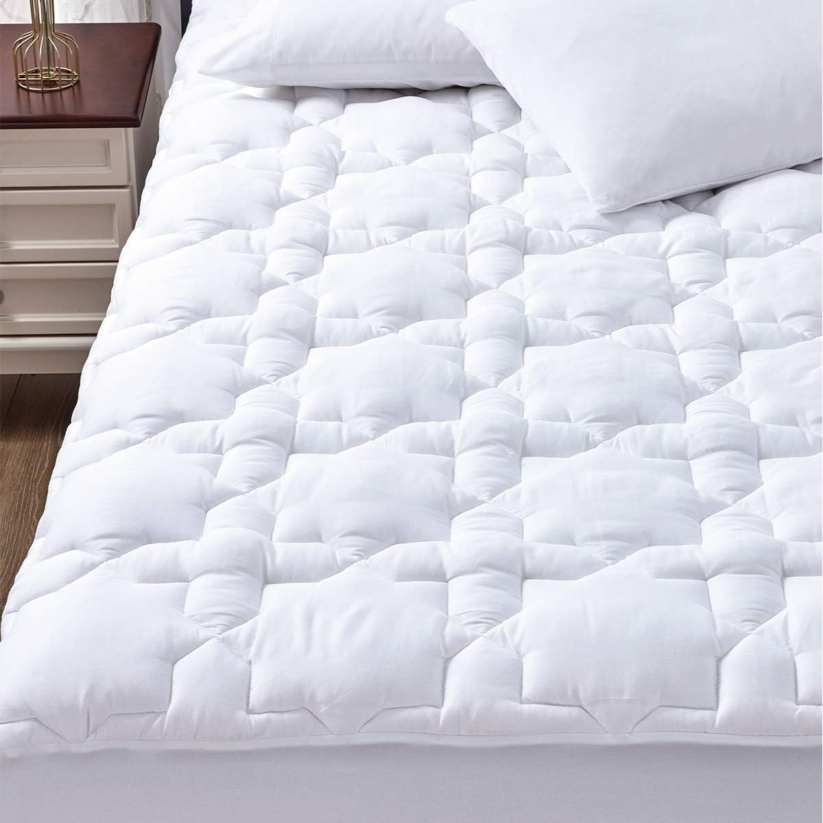 CozyLux Full Size Mattress Pad Mattress Cover Deep Pocket Up to 21" Non Slip Cotton Cooling Mattress Topper Breathable and Soft Thick Pillowtop 450GSM Bed Mattress Pad (54x75) Inches White CozyLux