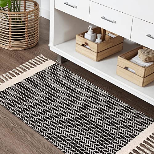 Lahome Boho Bathroom Rugs, Small 2x3 Front Door Mat Lightweight Kitchen Rug Woven Cotton Area Rug with Tassels, Farmhouse Washable Black and White Throw Rug Low Pile Carpet for Entry Laundry Lahome
