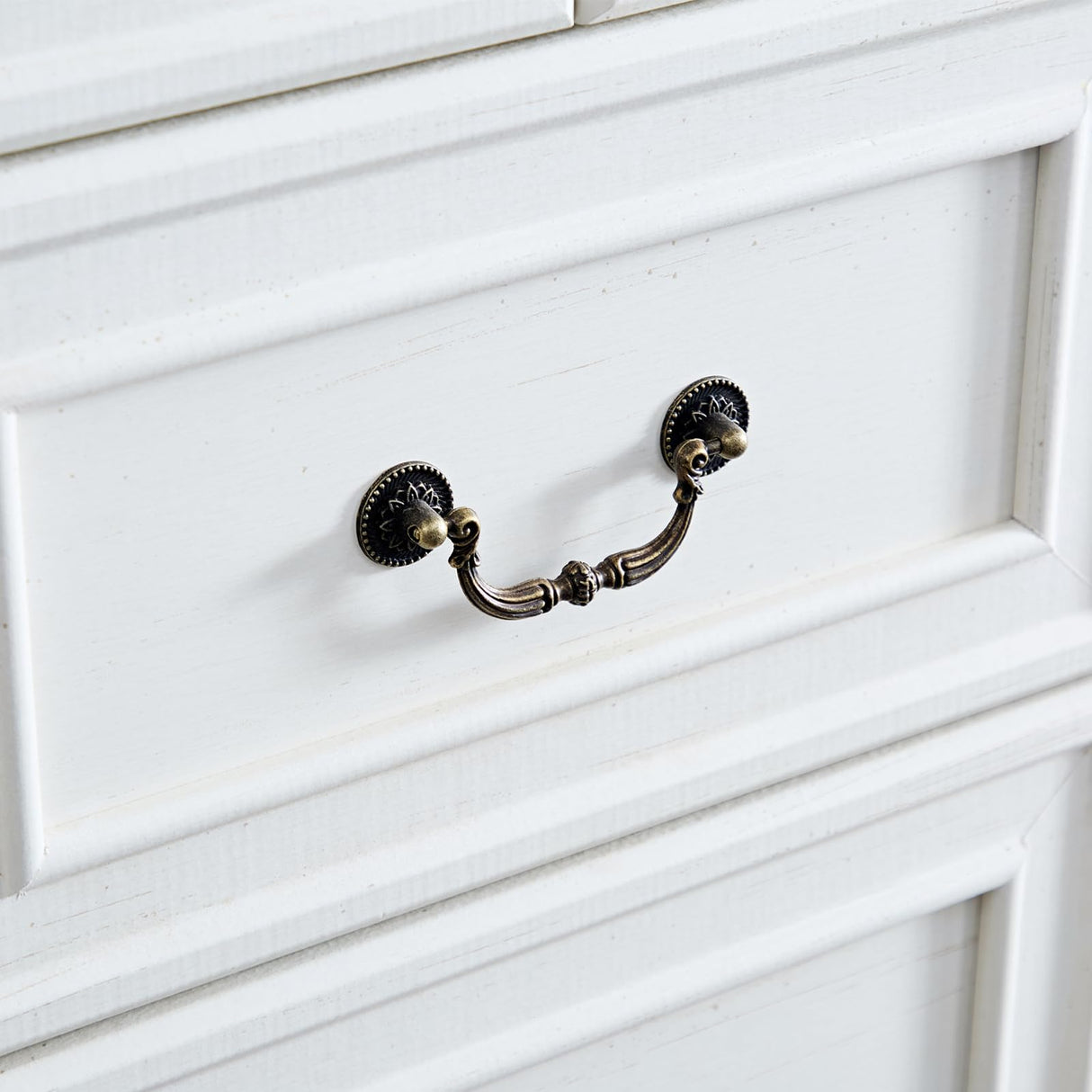 BOSHIRO Farmhouse 10 Drawers Dresser, Dressers for Bedroom, 59" Wide Wood Rustic Chest of Drawers with Carved Pilasters, Storage Organizer, Living Room, Hallway, Antique White BOSHIRO