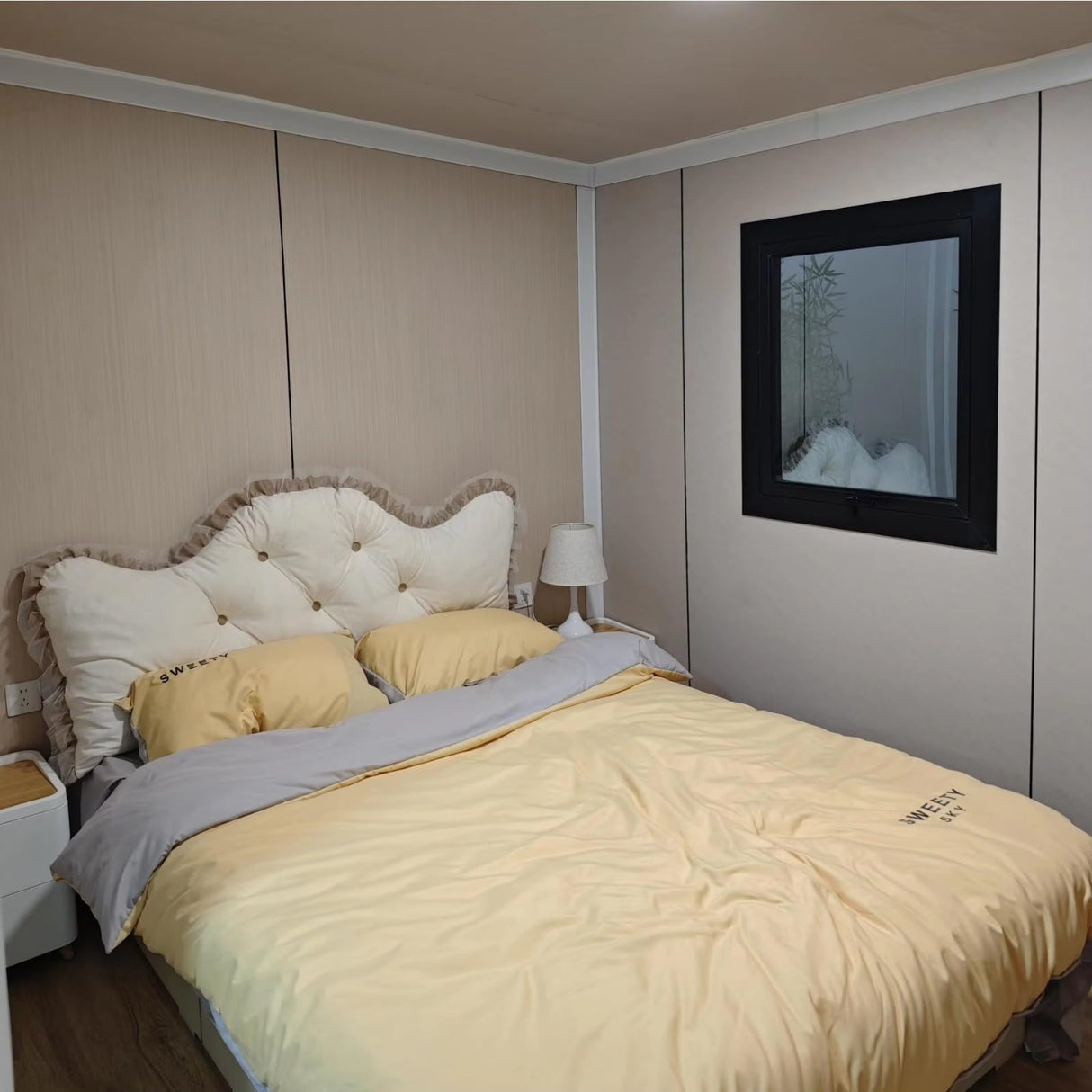 Modular Container House with 2 Bedrooms, Full Bathroom and Kitchen, Prefab Tiny Home for Sale, Portable Tiny House to Live in for Adults, Mobile Home Design Generic