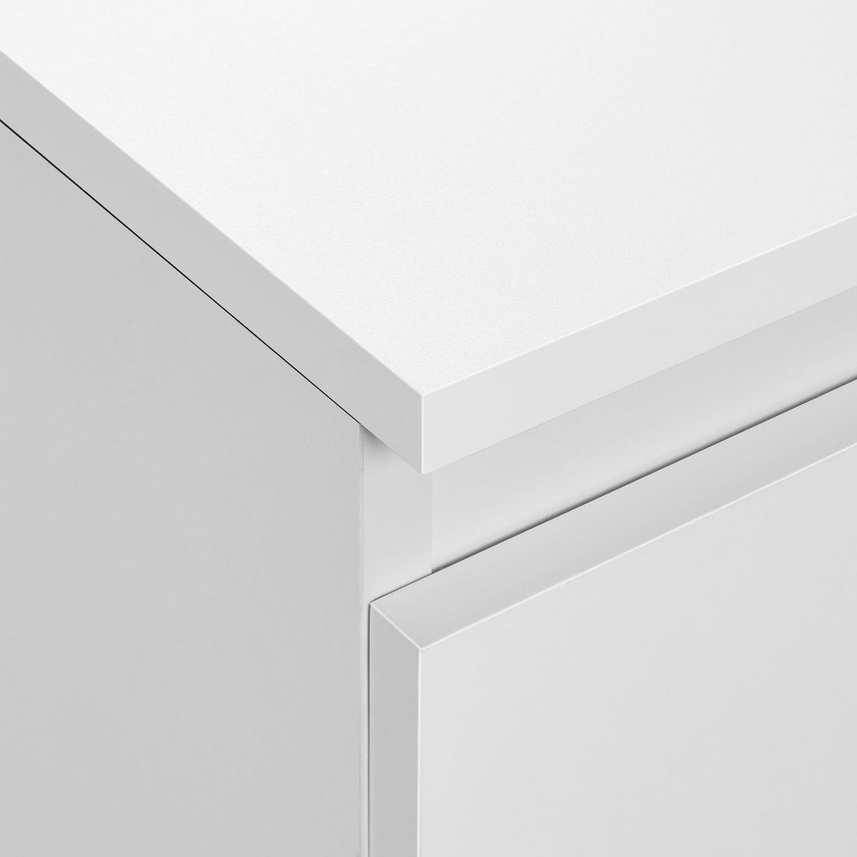 Yaheetech Nightstand with 3 Drawers, Wooden Bedside Table with Storage, Small Bedside Storage Cabinet Unit with Sturdy Base for Bedroom/Small Space, White Yaheetech