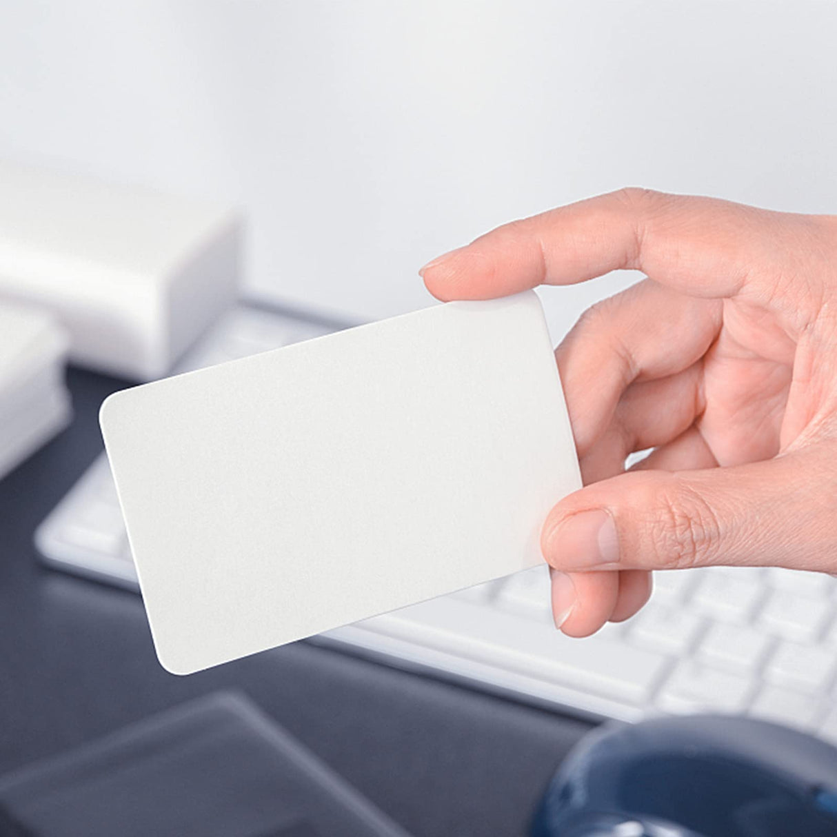 HEIHAK 100 PCS 3.4 x 2.1 Inch Sublimation Metal Business Cards, White Aluminum Blank Smooth Name Cards Gift Cards VIP Cards for Most Custom Laser Engraving, 0.01 inches Thick HEIHAK