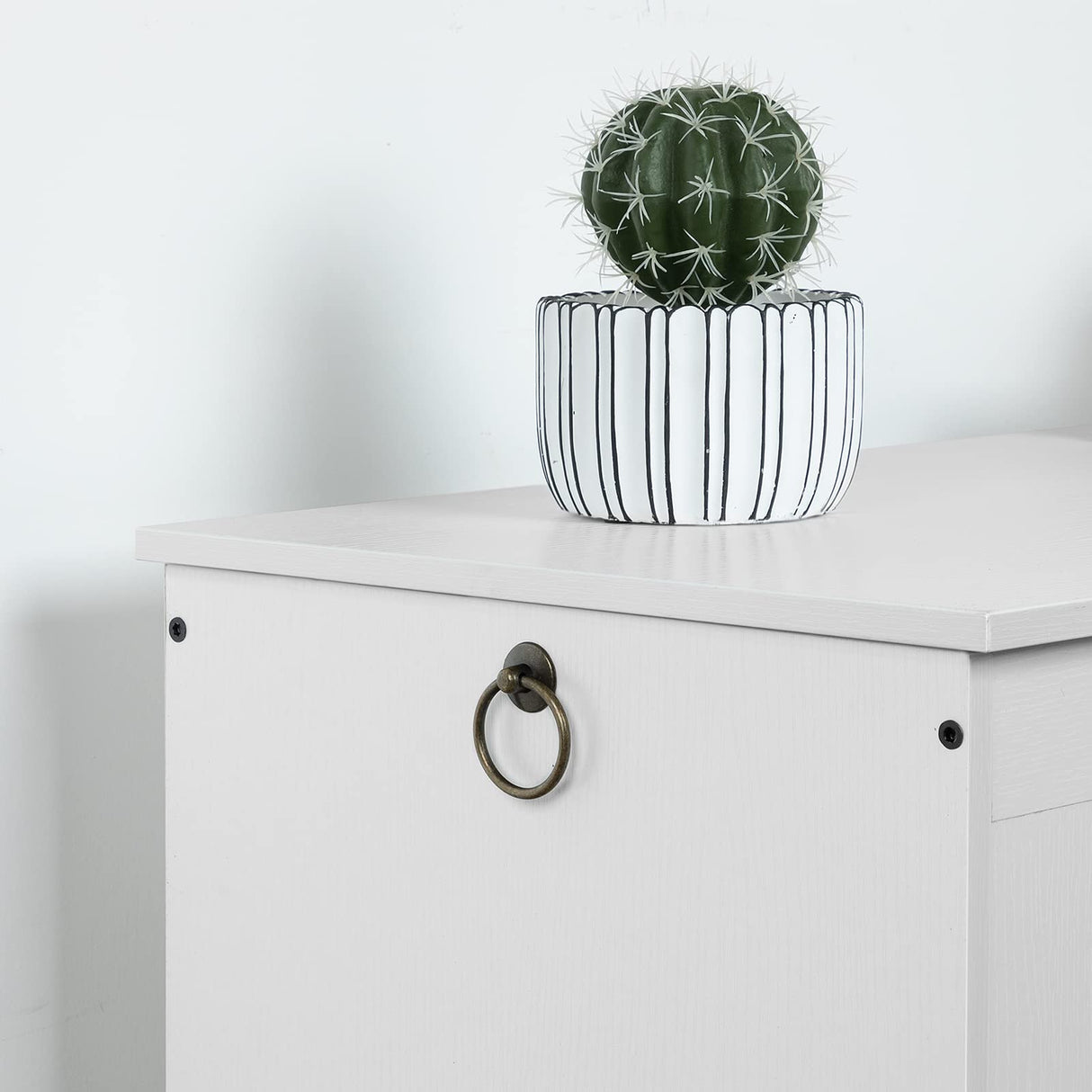 MAHANCRIS 39.4" Toy Chest, Sturdy Entryway Storage Chest with Safety Hinges, Retro Toy Box, Wooden Look Accent Furniture for Living Room, Bedroom, White SCWT48101Z1 MAHANCRIS