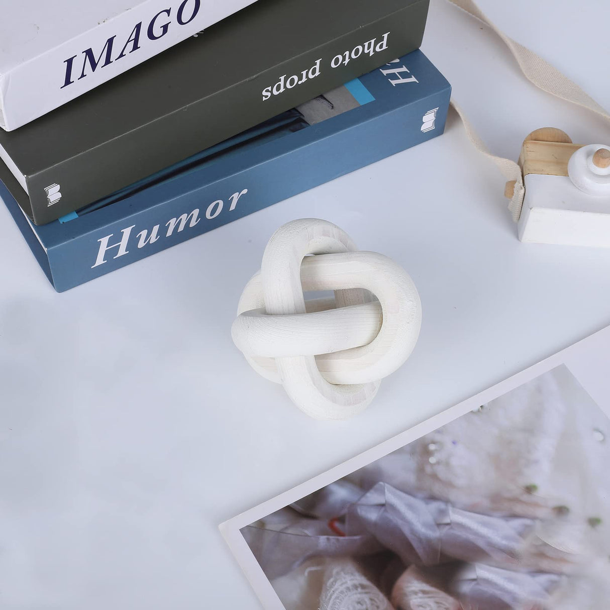 Prettyui Wood Knot Decor, Small 3-Link Wood Chain Link Coffee Table Decor, Hand Carved Modern Boho Decorative Wood Knot for Farmhouse Living Room Shelf (White) Prettyui