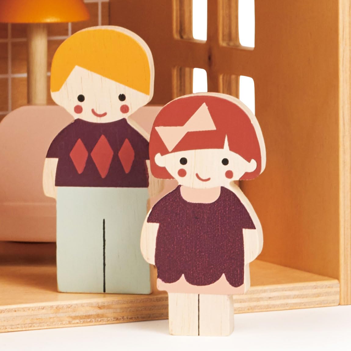 Mentari Toys - Doll Family with Dog - 5pc Solid Wood Doll Set with Playful Pup - Perfectly Sized for Pockets and Little Hands - Encourages Imaginative Play and Social Skills - Age 12m+ Mentari
