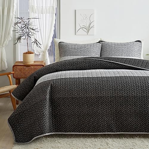 Flysheep Boho Striped Quilt Set Full Queen Size, 3 Pcs Grey and White Reversible Bedspread, Brushed Microfiber Coverlet for All Season, 1 Quilt + 2 Pillow Shams Flysheep