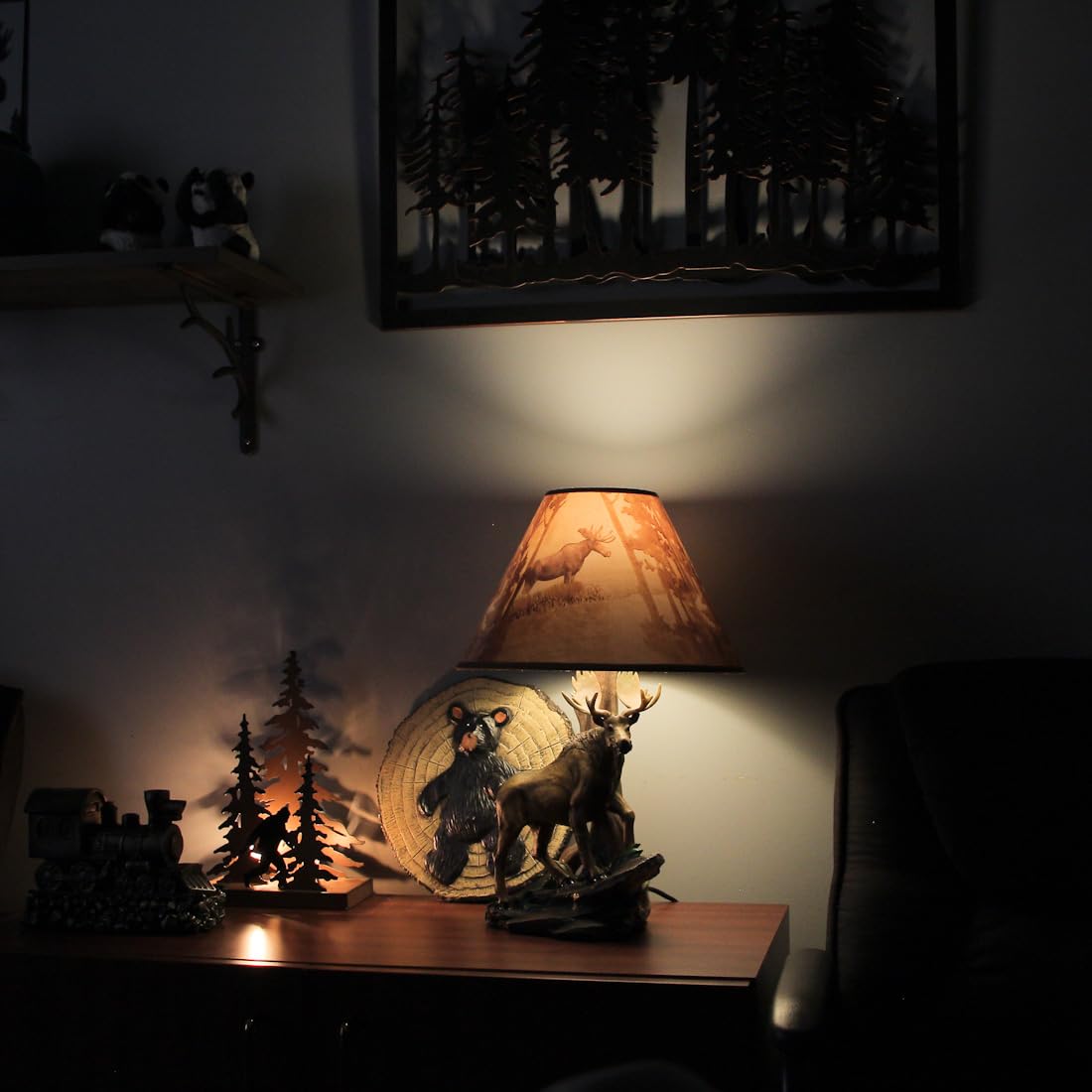 North American Bull Moose Table Lamp with a 12-Inch Diameter Forest Print Shade- Wildlife Decor - Perfect for Living Rooms, Cabins, and Bedrooms - 20 Inches Tall Zeckos