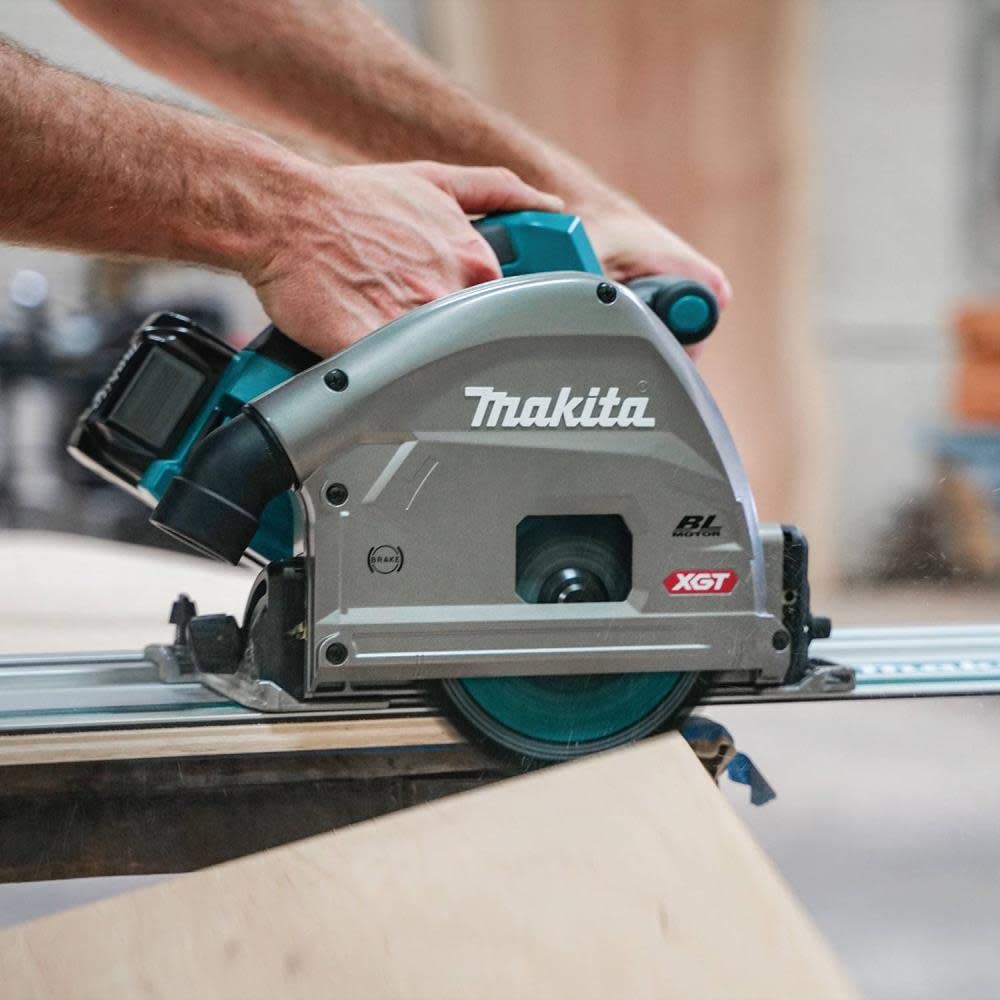 Makita GPS01M1J 40V max XGT® Brushless Cordless 6?1/2" Plunge Circular Saw Kit, AWS® Capable (4.0Ah) Makita