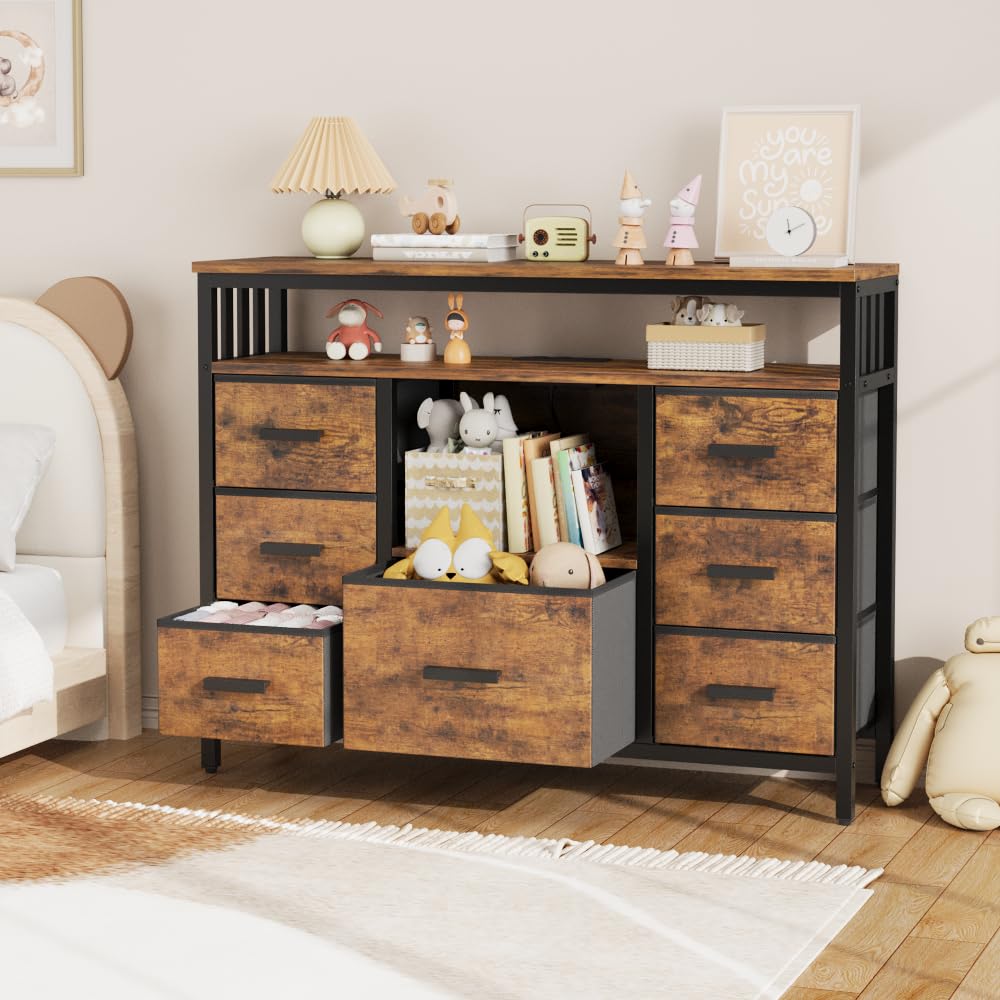 J-yaamiZz 7 Drawer Dresser TV Stand with Power Outlets and LED Lights, Entertainment Center with Open Shelf, Media Console for 50“ TV, Dresser for Bedroom (Brown) J-yaamiZz