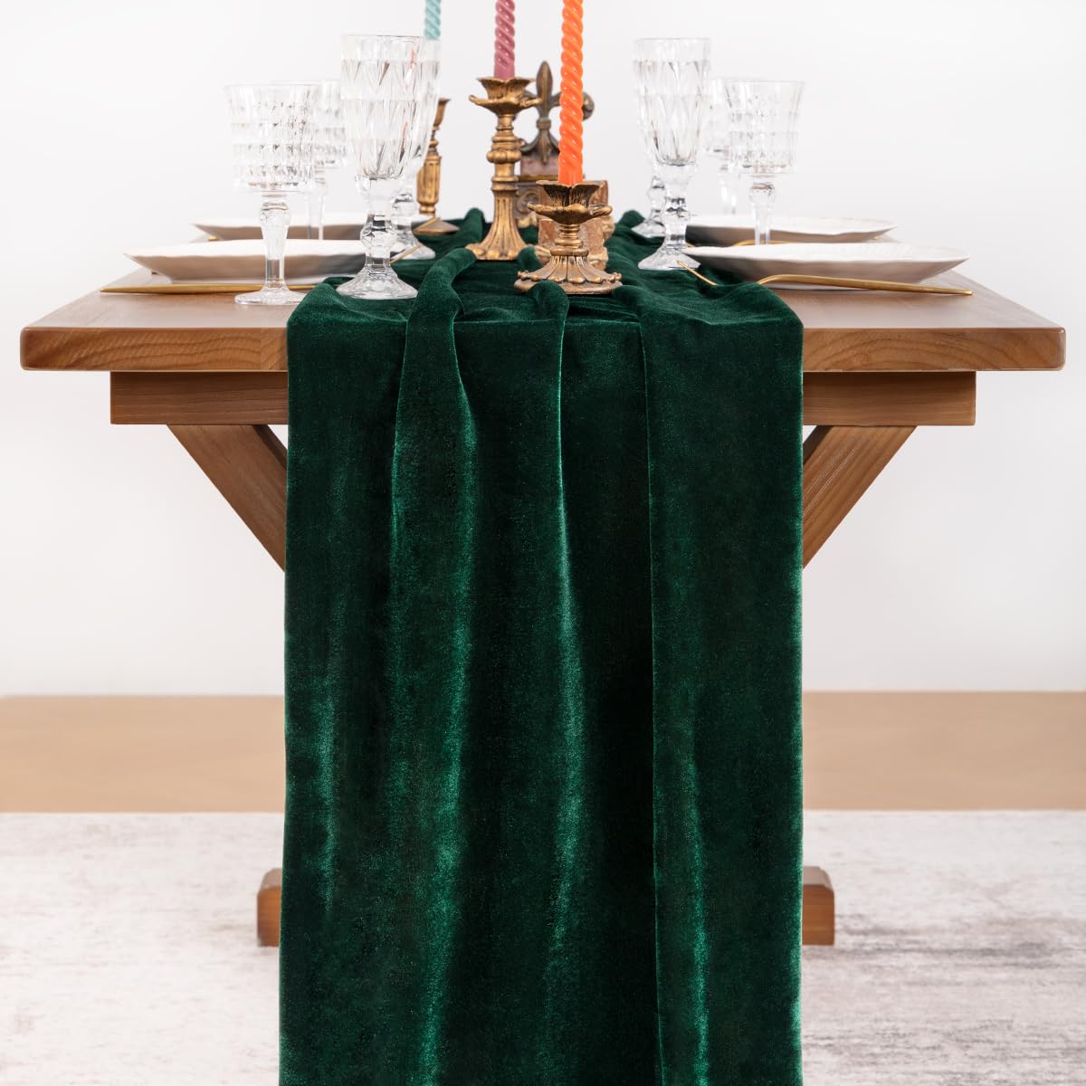 Socomi Green Velvet Table Runner Christmas Cloth Decor 20 x 120 Inches 10ft Fabric Emerald Green Luxurious Thanksgiving Wedding Runner for New Year Bridal Shower Socomi