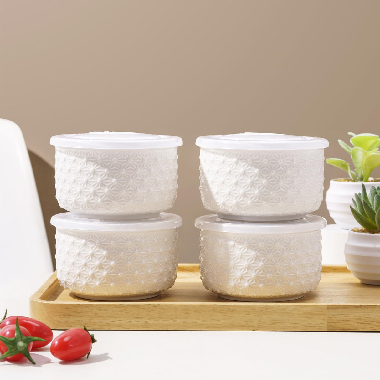Mosuji 10 oz Set of 4 Oven-Safe Porcelain Ramekins with Lids, Large White Souffle and Creme Brulee Baking Dishes, Ramekin Bowls for Sauce and Dessert Mosuji