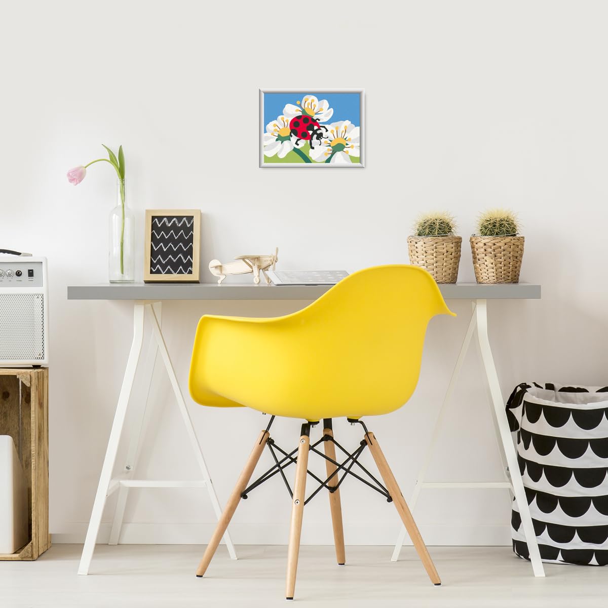 Ravensburger - Ladybug in Nature CreArt Paint by Numbers Kit | Fun & Easy DIY Art for Kids Age 7+ | Creative Gift Idea for Birthdays & Holidays Ravensburger