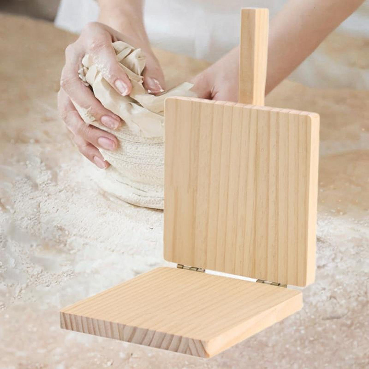 IEUDNS Dough Presser Dough Pressing Tool, Wooden Wooden Tortilla Press Maker, Manual Dumpling Wrapper Presser Kitchen Gadgets, Beige IEUDNS