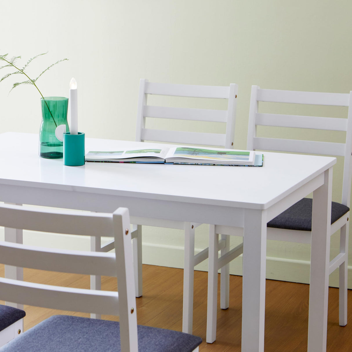 Livinia Seattle 5-Piece Wooden Dining Table Set for 4, Modern Farmhouse Kitchen Dining Room Set with Solid Wood Ladder Back Chairs for Small Space (White) Livinia