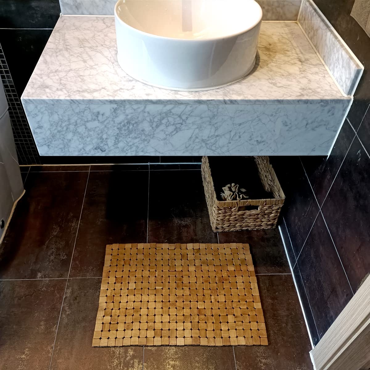 HJJKKH Bamboo Bath Mat with 15.7X23.6 inch,Nature Bamboo Wooden Bathroom Mat,Non Slip and Foldable Floor Shower Bath Mat for Bathroom,Bathtub,Shower,Sauna,Hot Tub HJJKKH