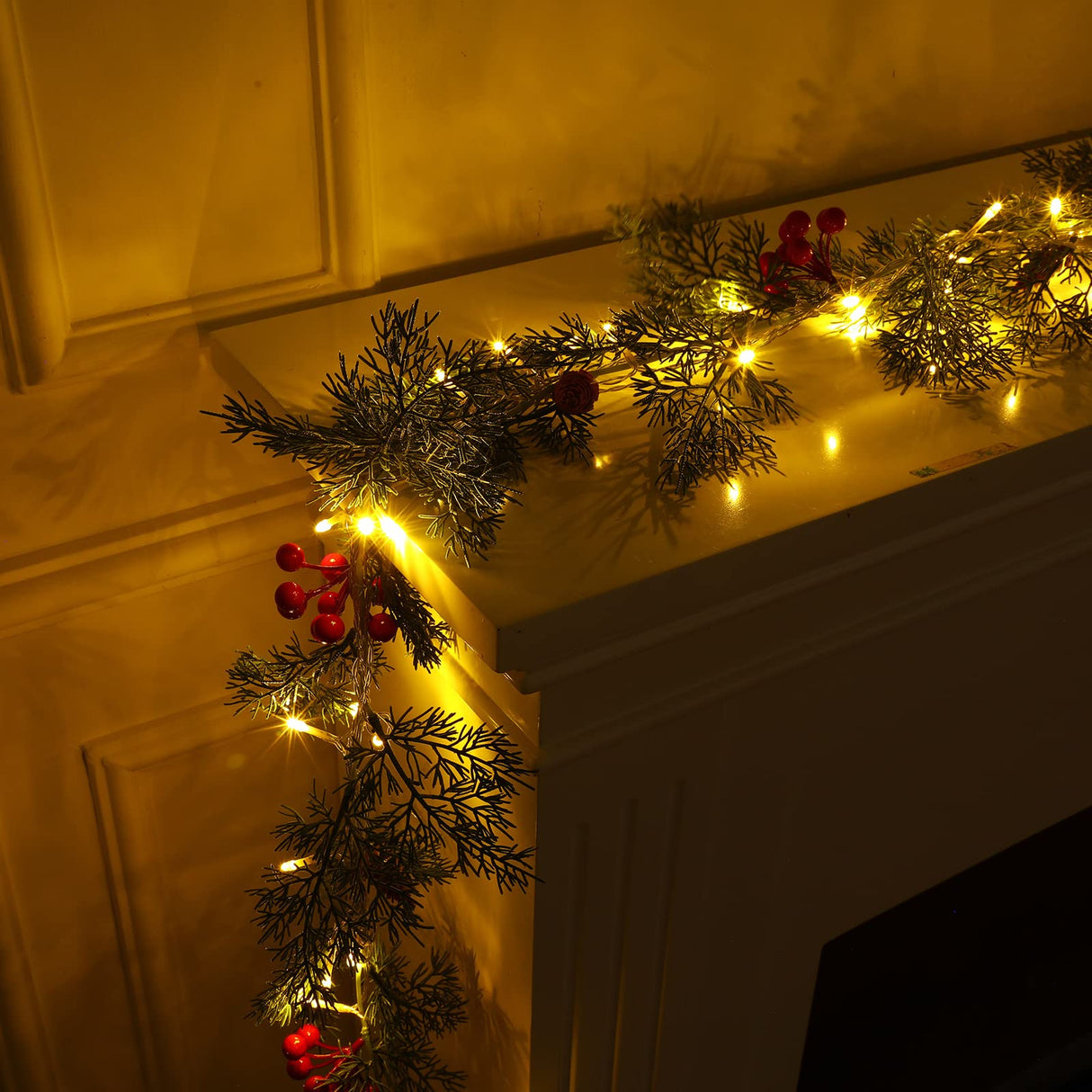 Spiareal 1 Pcs 5.74 ft Christmas Garland with Light Christmas Lighted Pine Garland Prelit Battery Operated Cedar Pine Cone Red Berry Greenery for Mantle Fireplace Decor Spiareal