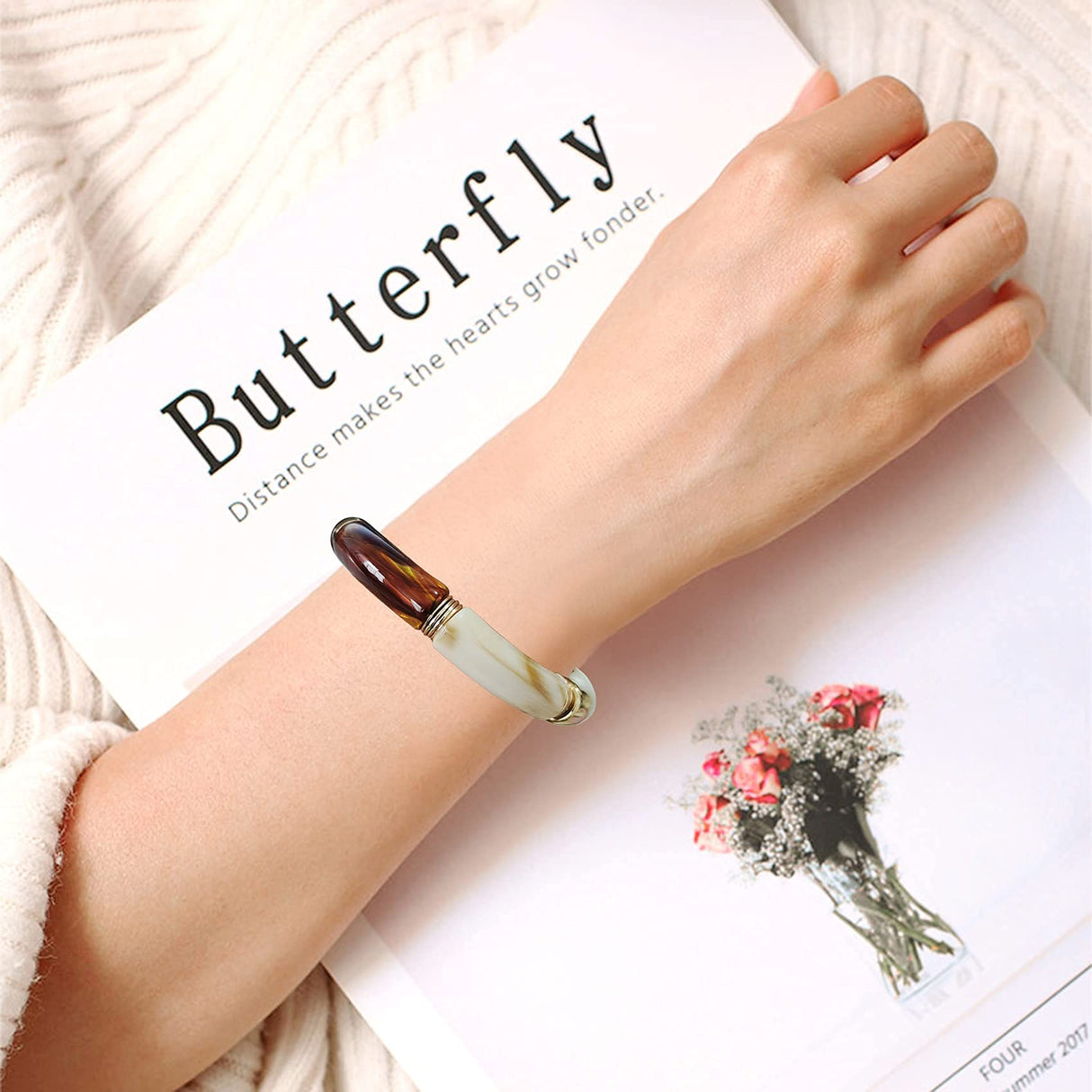 GOOJIDS Bamboo Tube Bangles Bracelet Chunky Curved Stacking Clear Acrylic Colorful Beads Stretchable Friendship Gold Bracelets Gift For Women (A-Coffee) GOOJIDS