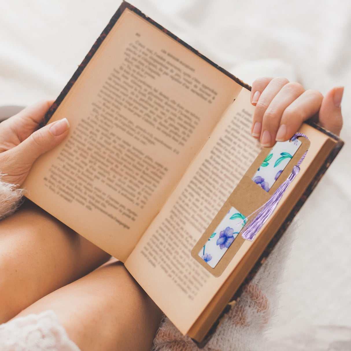 200 Pcs Bookmark Holder Set Kraft Bookmark Sleeves Transparent Self Adhesive Bag DIY Blank Bookmark Cover Display Cards for Bookmark Wrapping Small Business Packaging Supplies Party Favor Gift Honoson