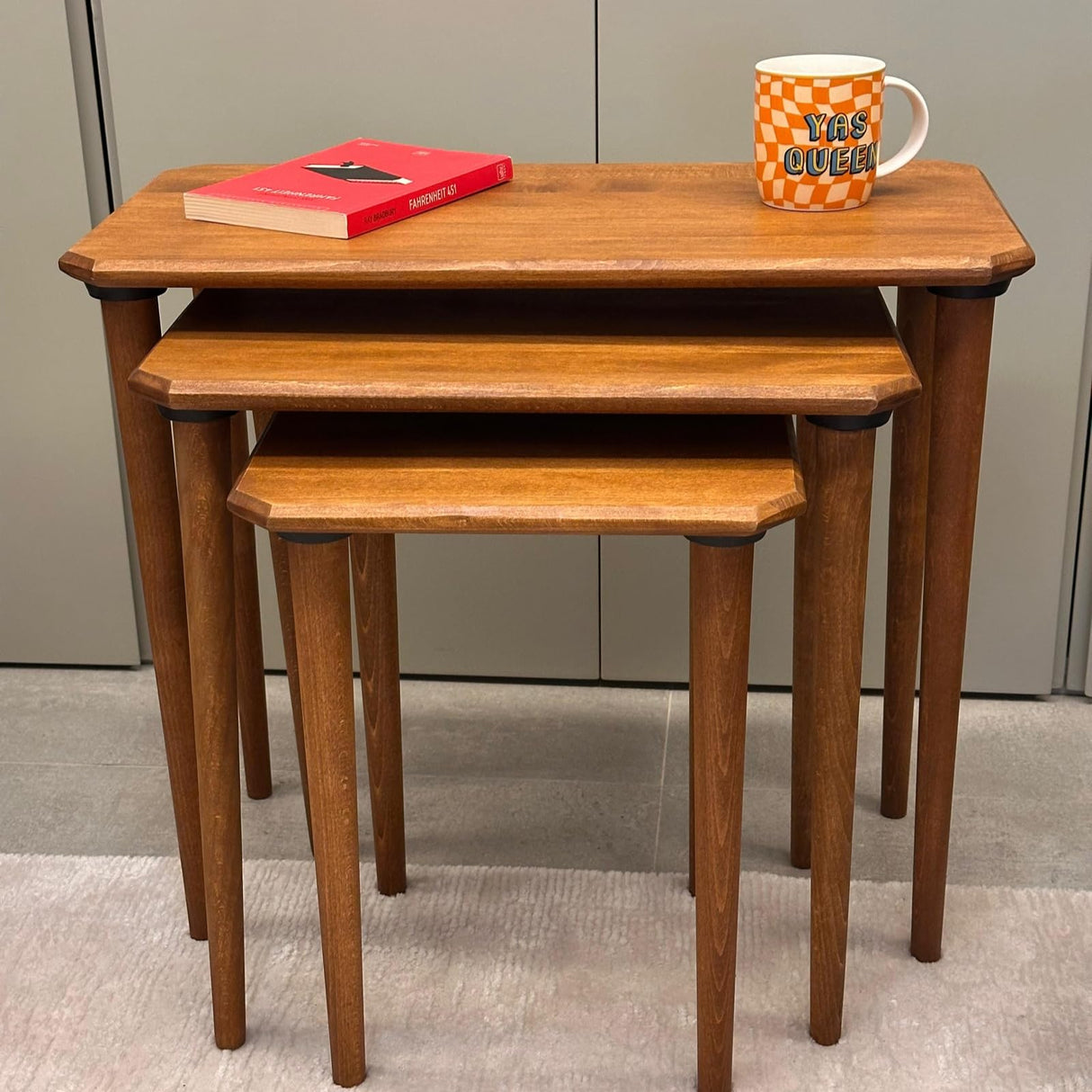 TRIHOME Solid Wood Nesting Tables Set of 3, Rectangular Mid-Century Modern Coffee Tables for Living Room, Premium Beech Wood, Natural Finish, Pebble Design with Tapered Legs, Versatile Use, Walnut TRIHOME