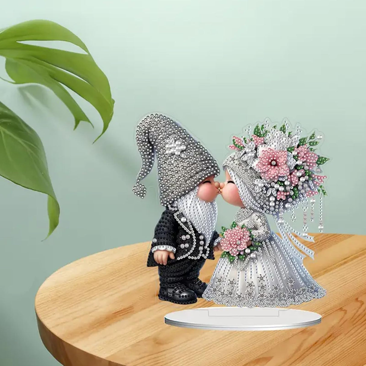 kaiwern Kiss Gnomes Home Decor 5D Diamond Art Kits, Wedding Diamond Art Kits for Adults with Couple Gnomes Elements, 5d Diamond Rhinestone Painting for Table Decor Ideal Wedding Gift kaiwern