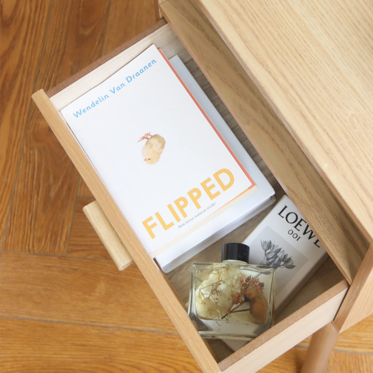 MaxSmeo Bedside Table, Small Nightstand with Charging Station, Rattan Side Table Small Wood End Table for Living Room, Bedroom and Small Spaces, Mid Century Modern Nightstand, Easy Assembly (Natural) MaxSmeo