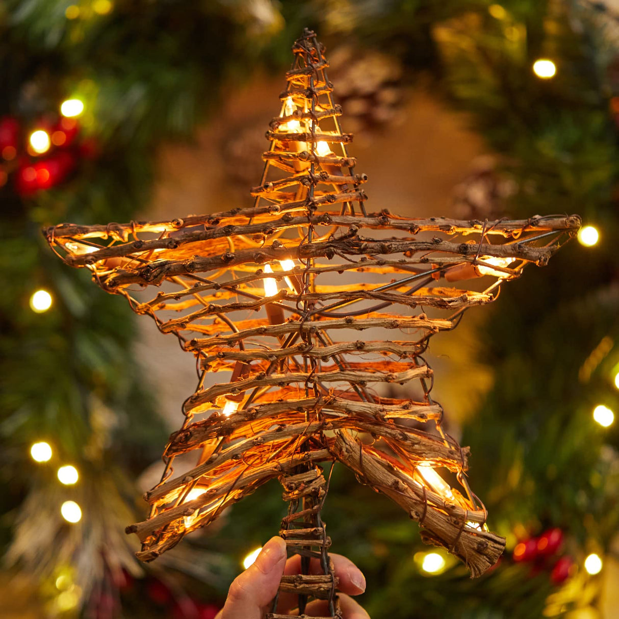 Christmas Star Tree Topper, Plug in 12" Rattan 3D Star Tree Topper, Rustic Rattan Natural Star, Built-in 10-Bulb String Lights for Christmas Tree Decoration New Year Holiday Home Office Indoor Brightown