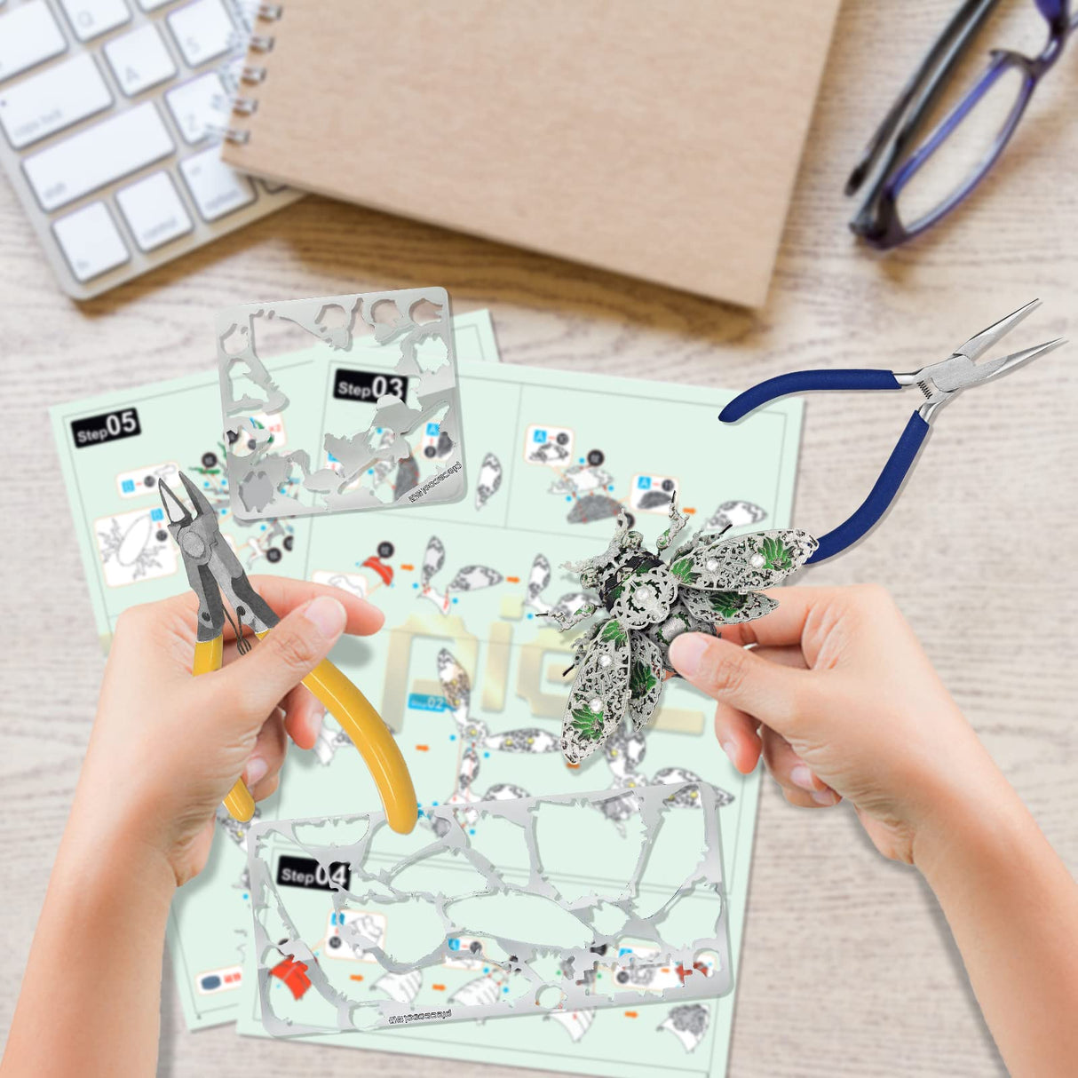 Piececool Metal 3D Puzzles for Adults, Cicada 3D Model Building Kits Insect Themed Animal Fashion Brooch Assembling DIY Crafts Creative Gifts Piececool