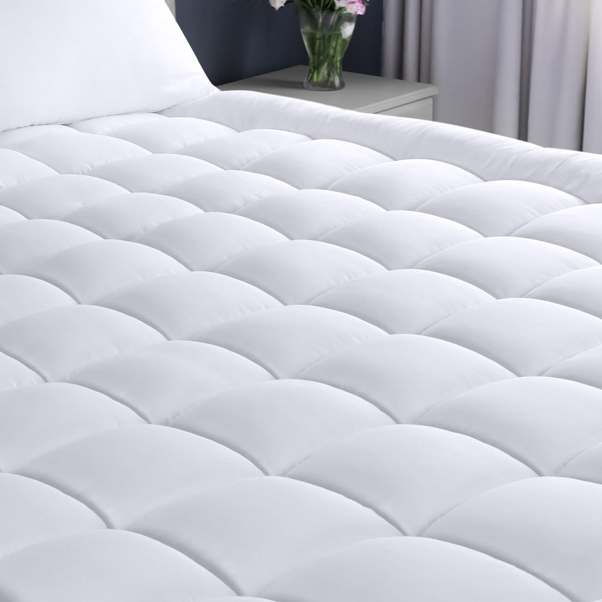 Utopia Bedding Twin Mattress Pad, Quilted Fitted Premium Mattress Protector, Deep Pocket Cover Stretches up to 16 Inches, Fluffy Pillow Topper (39x75 Inches, White) Utopia Bedding
