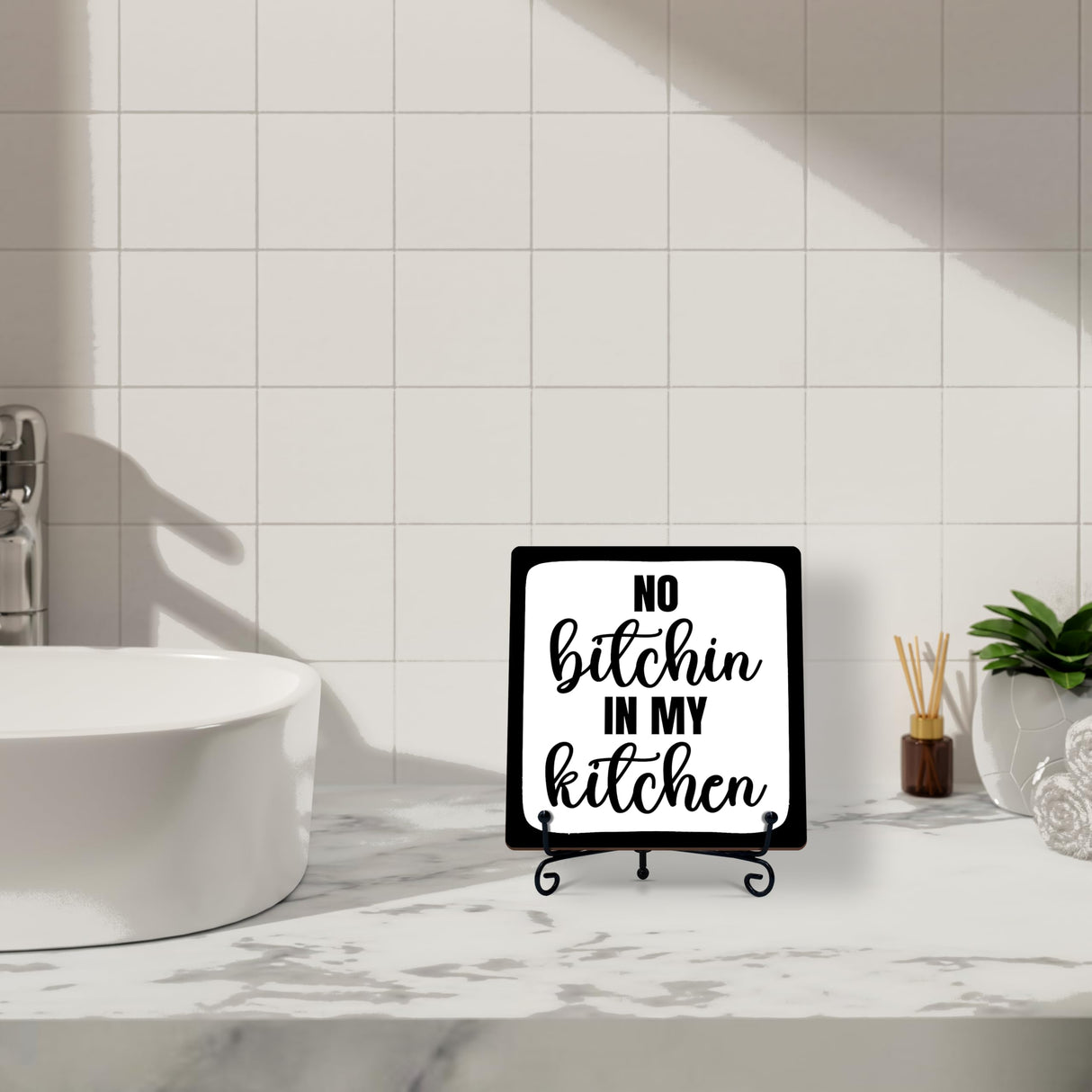 No Bitchin' in My Kitchen Rustic Farmhouse Decor Sign Black and White Kitchen Decor Decorative Wood Sign Home Kitchen Tabletop Decor - A26 ZIIUFRN