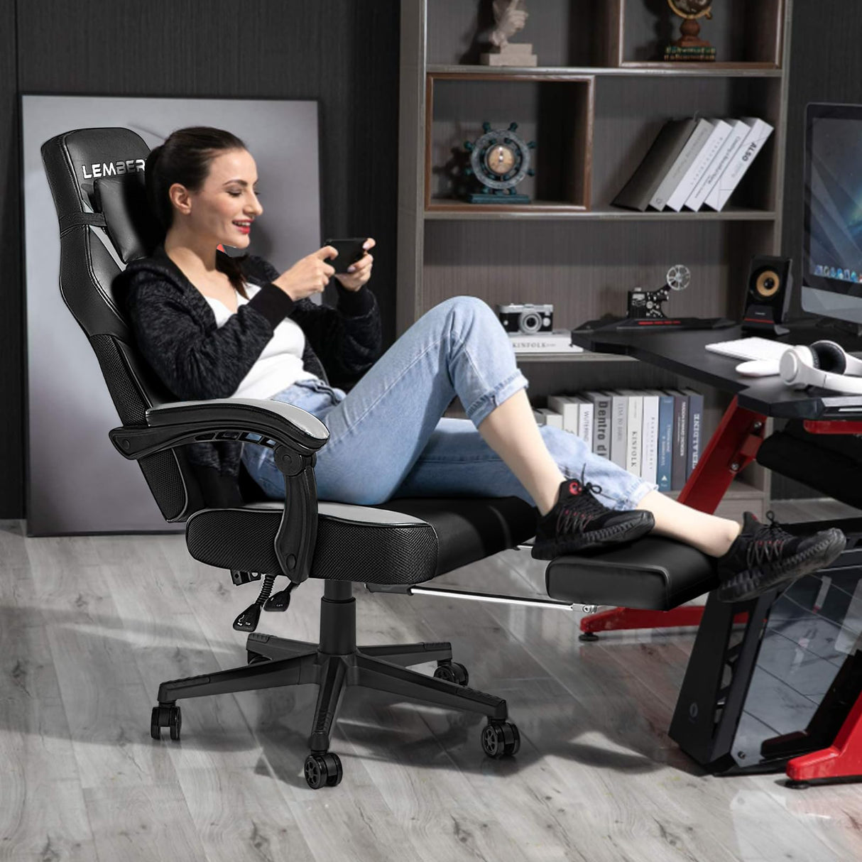 LEMBERI Gaming Chairs with Footrest,Ergonomic Video Game Chairs for Adults,Big and Tall Chair 400lb Weight Capacity, Racing Style Computer Gamer Chair with Headrest and Lumbar Support LEMBERI