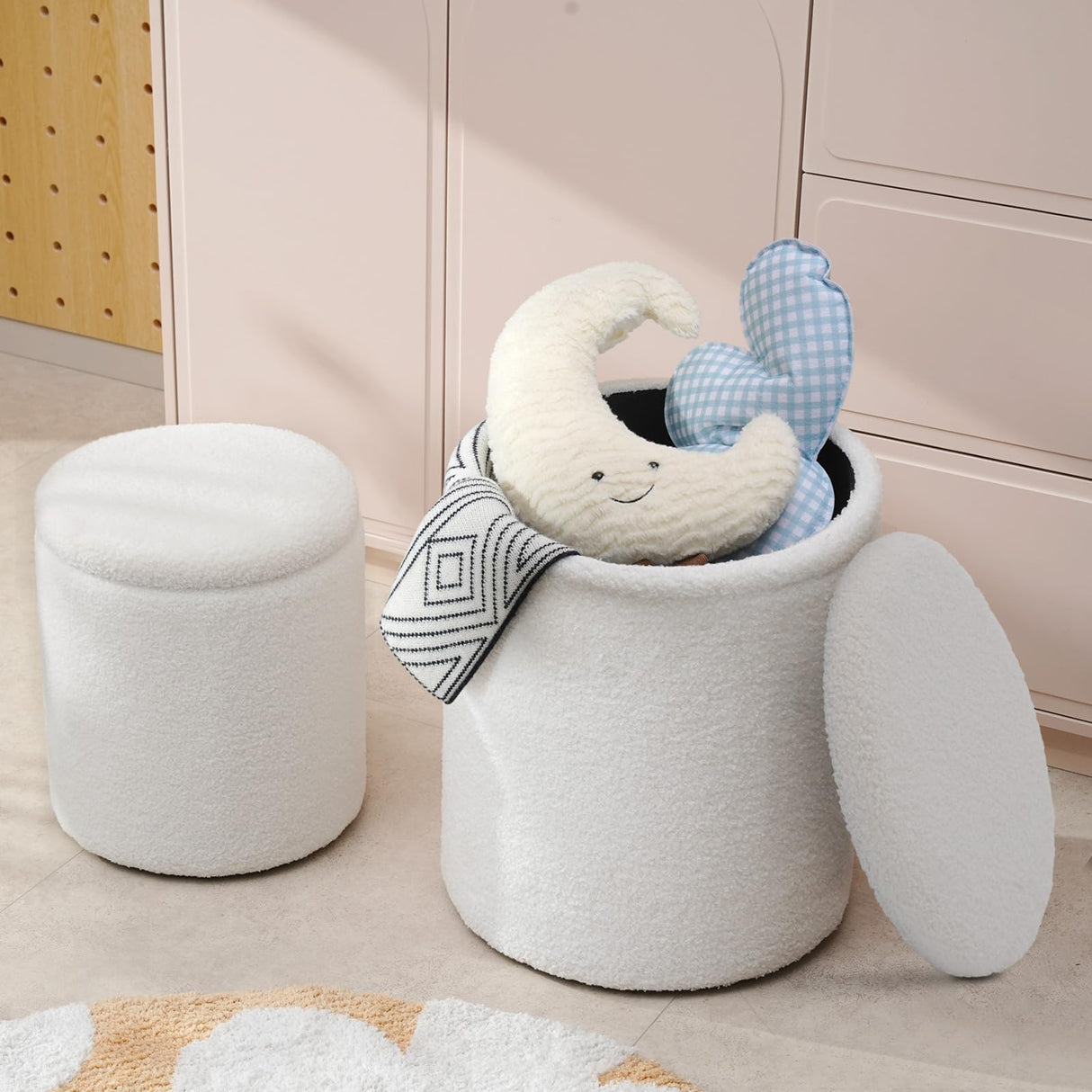 oakvivo Round Ottoman Foot Stool with Storage Set of 2, Storage Ottoman with Removable Lid, Soft Teddy Velvet Upholstered Footstool, Vanity Stool for Makeup, Foot Rest for Living Room, Bedroom, White oakvivo