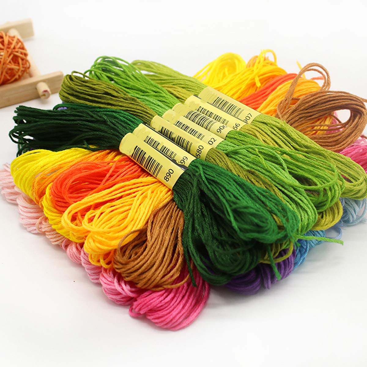 Friendship Bracelet String 50 Skeins Rainbow Color Embroidery Floss Cross Stitch Embroidery Thread Cotton Floss Bracelet Yarn, Craft Floss XLSFPY