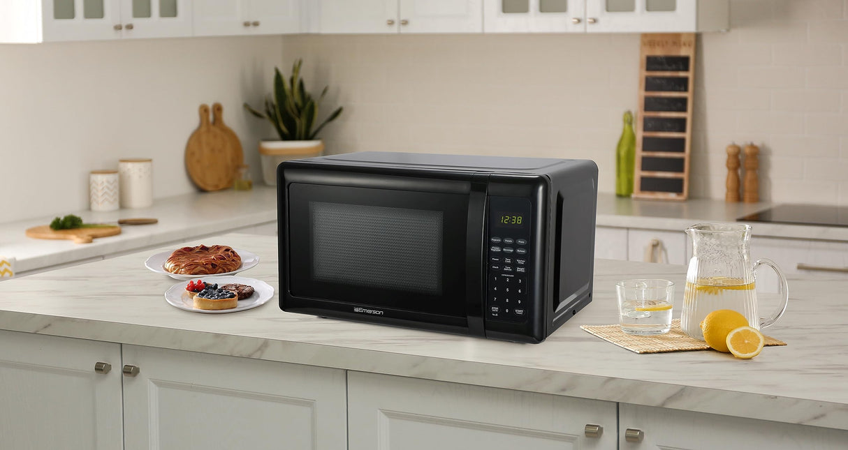 Emerson MW7302B Compact Countertop Microwave Oven with Touch Control, LED Display, 700W, 10 Power Levels, 6 Auto Menus, Glass Turntable and Child Safe Lock, 0.7 Cu., Ft. Black Emerson