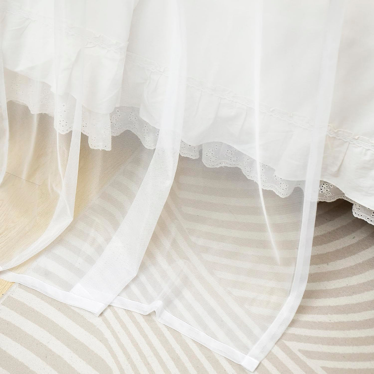 Mengersi House Bed Canopy Bed Curtains with Lights,Montessori Floor Bed Canopy for Girls Boys,Four Poster Bed Curtains House Bed Decoration (Twin/Twin XL, White) Mengersi