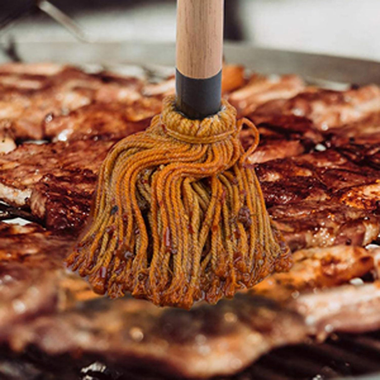 2 Pack Grilling Basting Mop, Large BBQ Mop Brushes with Wooden Long Handle and 6 Extra Replacements for Grill Barbecue Smoking Steak, 19.2+18 Inch, Kitchen Tools YJLMTCF